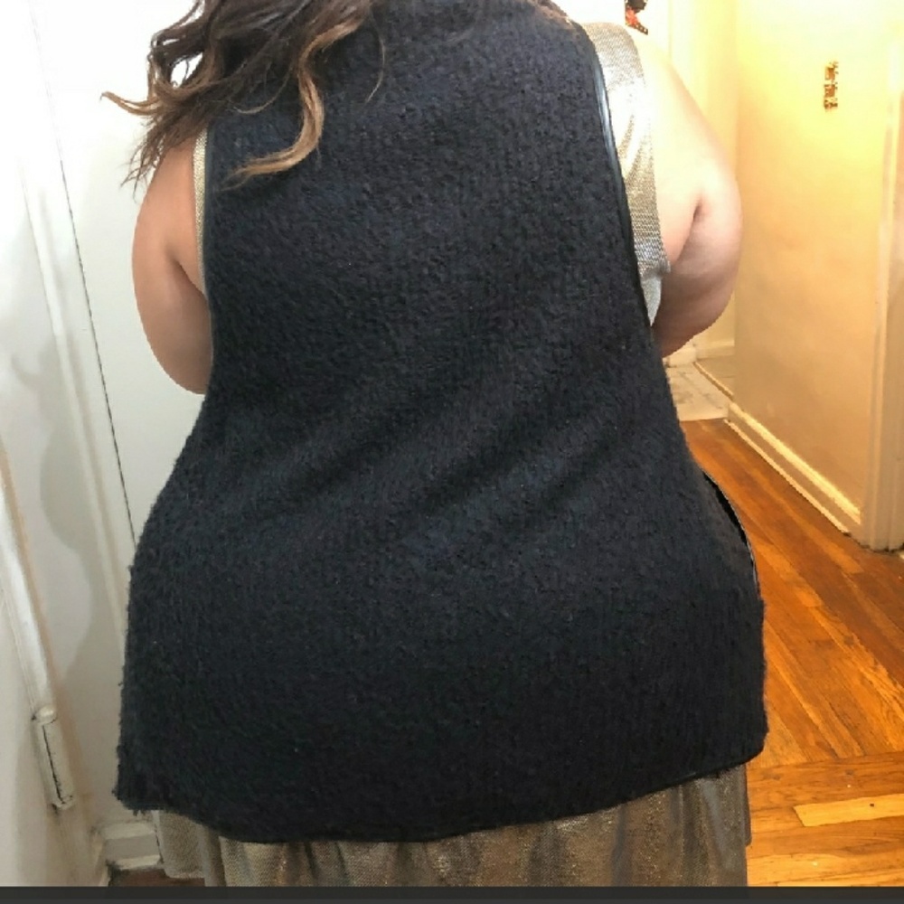 Vest - Picture 2 of 3